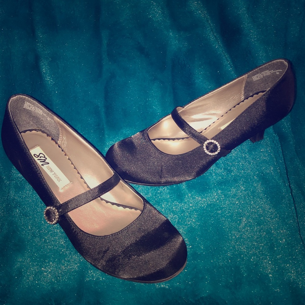 Korryy Black satin pumps